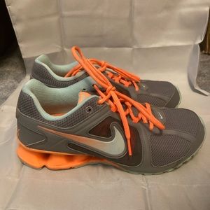 Nike Reax Run 8 Size 8 Womens